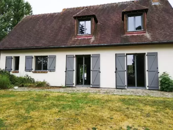 Miroiterie et menuiserie - rénovation des fenêtres et porte d'une maison à SAINT OUEN DE THOUBERVI Miroiterie et menuiserie - rénovation des fenêtres et porte d'une maison à SAINT OUEN DE THOUBERVI