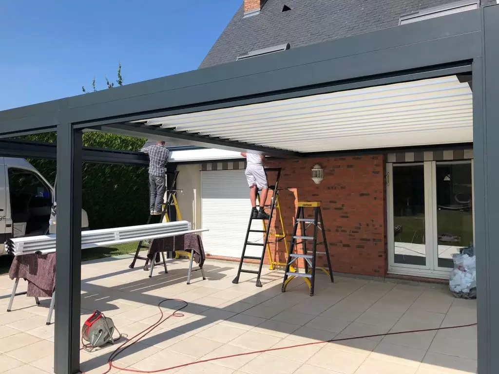 Miroiterie et menuiserie - INSTALLATION PERGOLA EN ALUMINIUM BIOCLIMATIQUE SUR ROUEN Miroiterie et menuiserie - INSTALLATION PERGOLA EN ALUMINIUM BIOCLIMATIQUE SUR ROUEN